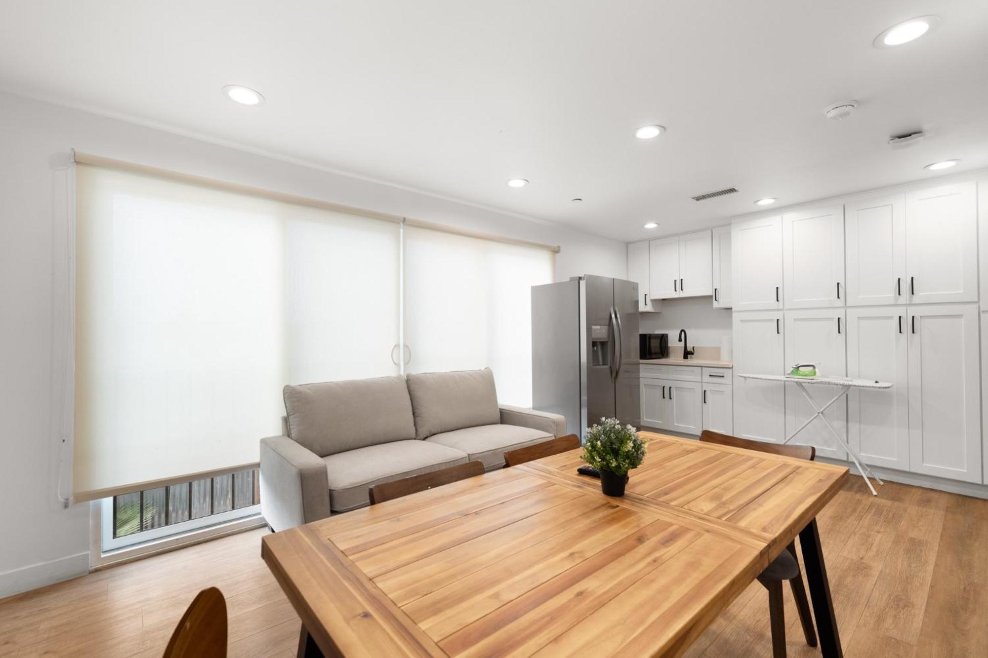 Modern Getaway In The Heart Of La Near Usc, Private Room With Share Living Room And Kitchen Los Ángeles Exterior foto